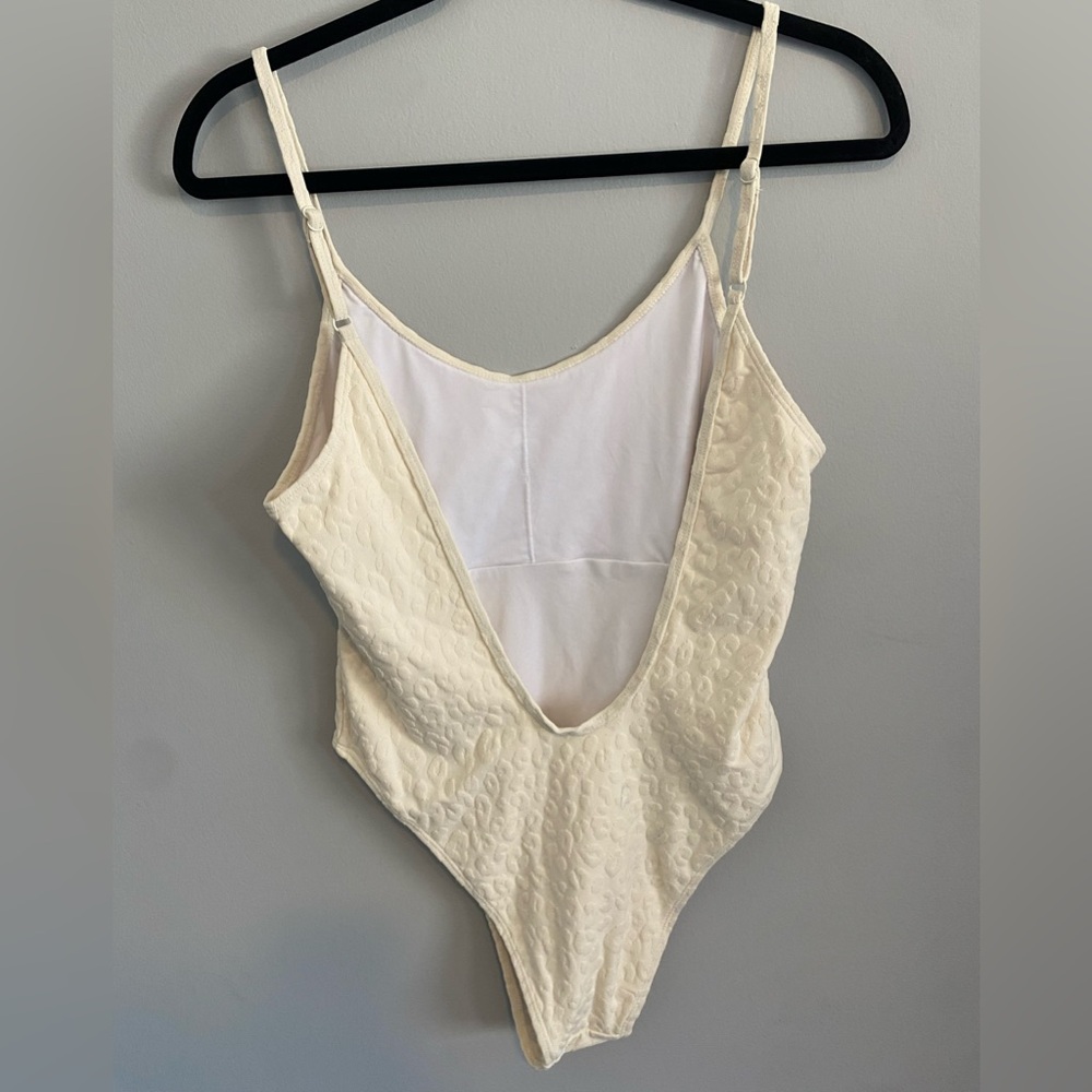 MONO B one piece swimsuit - Picture 2 of 3